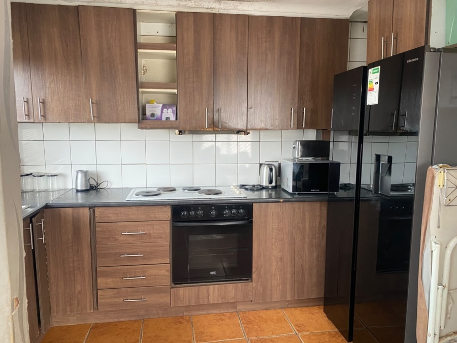 4 Bedroom Property for Sale in Umrhabulo Triangle Western Cape